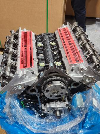 Brand nový 5.7L V8 Hemi Long Block Engine OE Mopar 68409309AA NON-MDS, Import USA — Foto 1