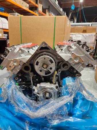 Brand nový 5.7L V8 Hemi Long Block Engine OE Mopar 68409309AA NON-MDS, Import USA — Foto 10 z 12