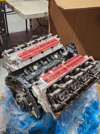 Brand nový 5.7L V8 Hemi Long Block Engine OE Mopar 68409309AA NON-MDS, Import USA — Foto 4 z 12