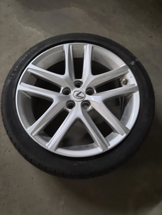 Lexus Factory OE 17" Silver Alloy Wheel Rims., silber, Import Kanada — Foto 1