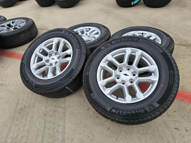 1995–2026 Silverado/Sierra/Escalade 18” OE Rims & Michelin Tire, Import Kanada — Foto 1