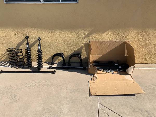 Brand nový Toyota 4Runner TRD Suspension parts, Import USA — Foto 1