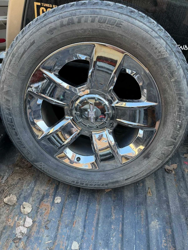6 bolt OE Chevy chrome rims with TPMS, Import Kanada — Foto 1