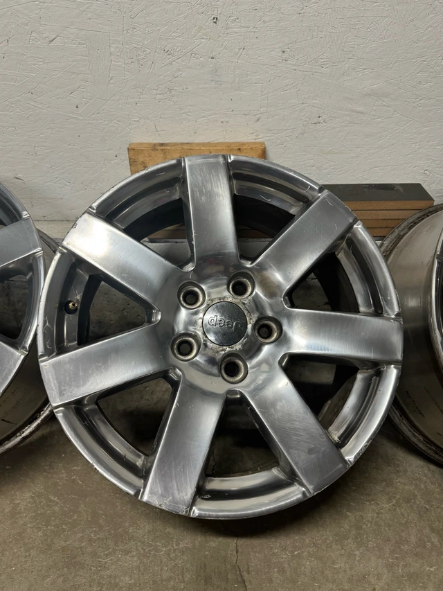 Jeep JK 18” wheels, Import Kanada — Foto 5 z 5