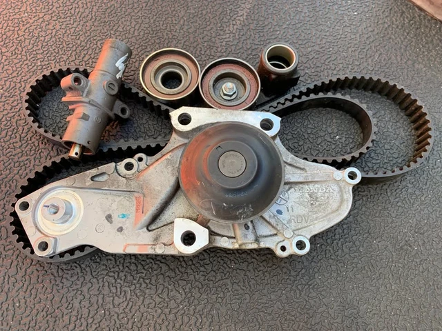 Genuine OE Honda Timing Belt/vodní čerpadlo Kit 2011-17 odyssey, Import Kanada — Foto 1