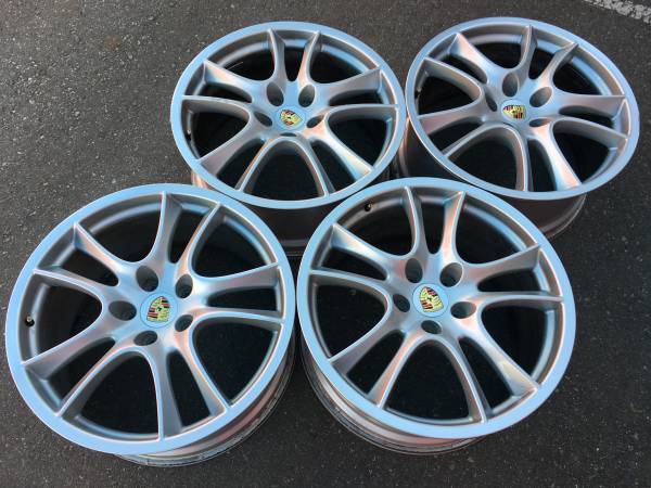 sada Genuine OE 21X10 ET50 Porsche Cayenne GTS rims good cond, Import Kanada — Foto 1