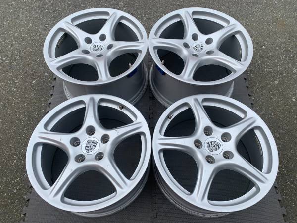 sada Genuine 19" Porsche 997 C2 Narrow Body Rims in good cond, Import Kanada — Foto 1