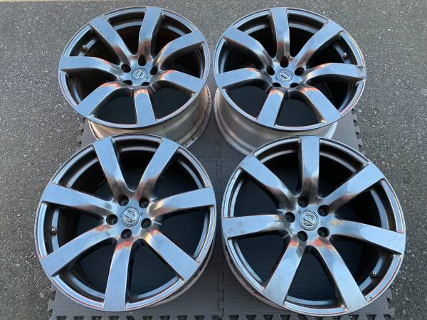 sada Nissan GTR 20X9.5/10.5 Forged Rays Eng rims in good cond, Import Kanada — Foto 1