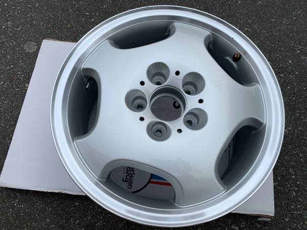 1 X single Mercedes OE 16X7.5 ET41 E class 96-99 rim as nový, Import Kanada — Foto 1