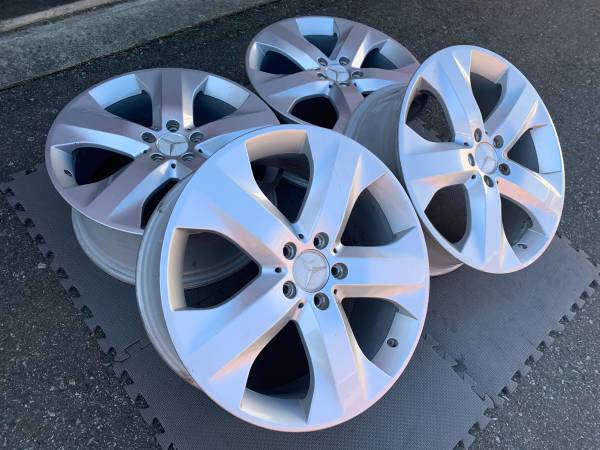 sada Mercedes Benz 19X8" rims in exc cond for ML and R class, Import Kanada — Foto 1