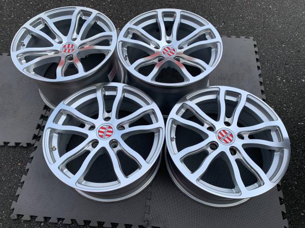 sada Forged Porsche Victor Equip 18X8 ET45 18X11 ET36 Like nový, Import Kanada — Foto 1