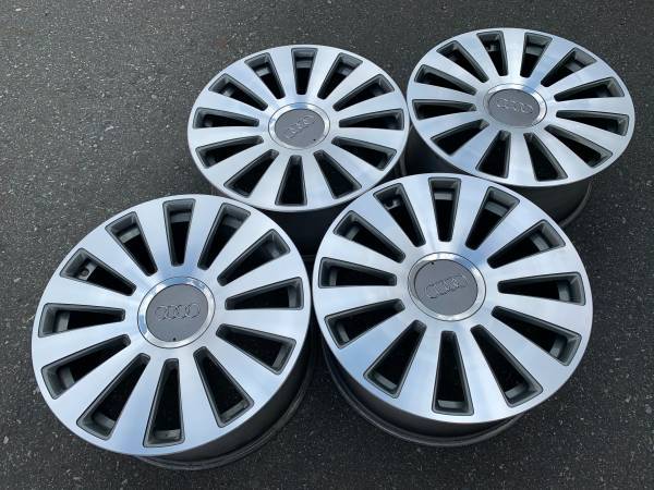 Stunning - Genuine Factory OE Audi A8 19" rims in exc použitý cond, Import Kanada — Foto 1