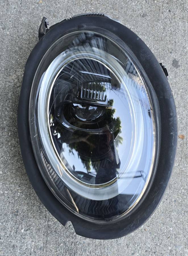 2019 2020 2021 2022 2023 2024 Mini Cooper F56 Lci pravý LED světlomet, Import USA — Foto 1