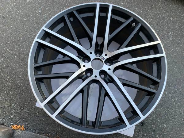 1 X single zadní 21X10 BMW Forged Style 650M rim in exc použitý cond, Import Kanada — Foto 1