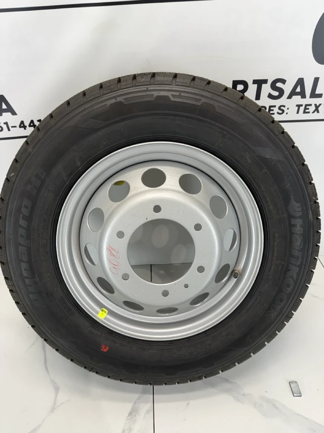 Ford Transit Dually demontovaný Wheels sada 205/75/16, Import Kanada — Foto 1