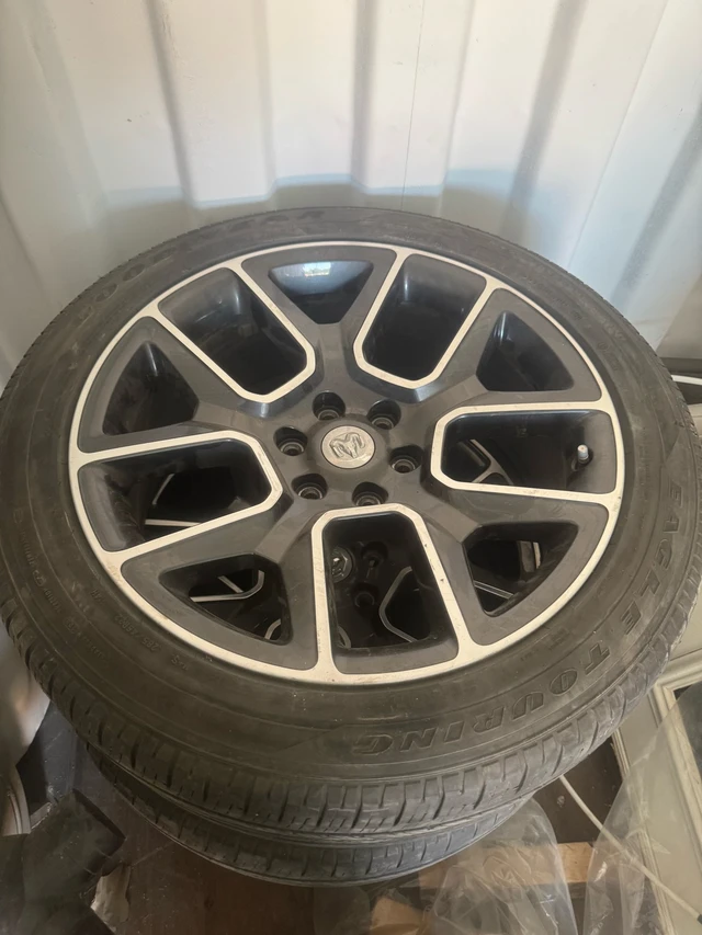 Ram 1500 Aluminum Alloy Mopar Rims, Import Kanada — Foto 1