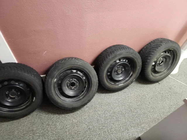 p215 55 r16 rims and tires, Import Kanada — Foto 1