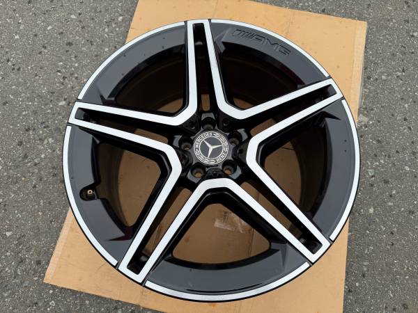 1 X single Factory Benz 21X11 zadní AMG RIM for GLS450/580 -9/10, Import Kanada — Foto 1