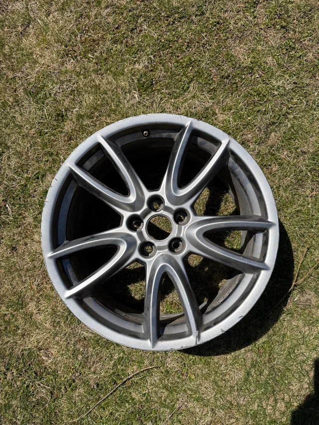 2011 Ford Mustang OE 19 inch (4 rims), Import Kanada — Foto 1