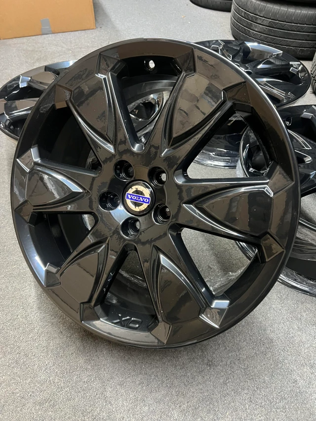 19" Volvo XC70 OE Wheels - 5x108 - MINT, Import Kanada — Foto 1
