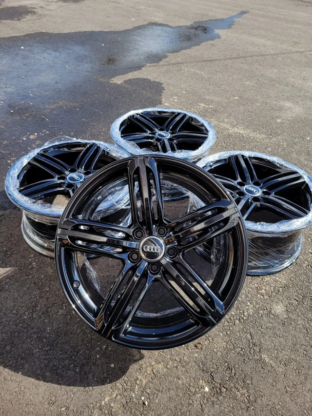 19" Audi S4 OE Wheels Gloss Black - 5x112 - MINT, schwarz, Import Kanada — Foto 1 | AMECAR 19" Audi S4 OE Wheels Gloss Black - 5x112 - MINT, schwarz, Import Kanada — Foto 1