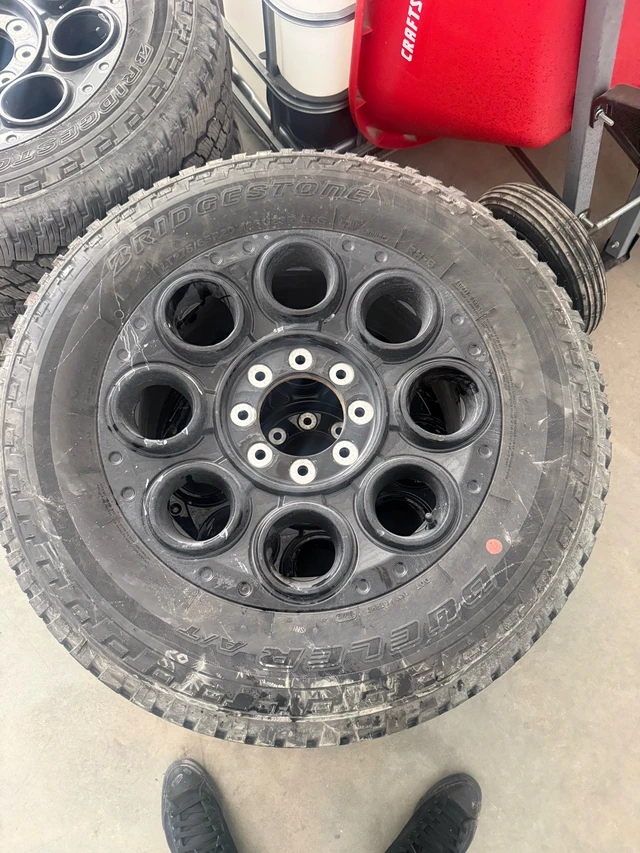 LT275/65R20 Bridgestone Dueler A/T, Import Kanada — Foto 1