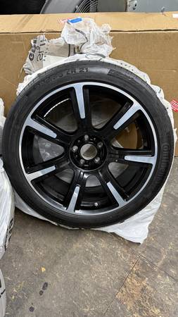 Genuine 21-inch Rolls-Royce OE wheels and tires, Import USA — Foto 1