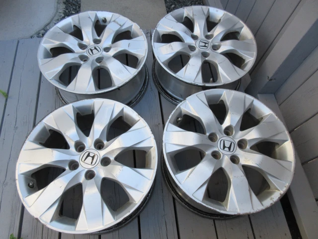 sada Honda 17 inch OE Alloy Rims, Import Kanada — Foto 1