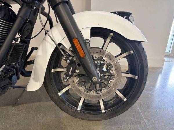 2019 Indian, Import Kanada — Foto 3 z 12