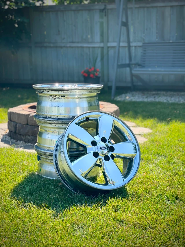 Genuine OE 17x7 Ford Chrome-Clad Wheels - 5x114.3mm, Import Kanada — Foto 1