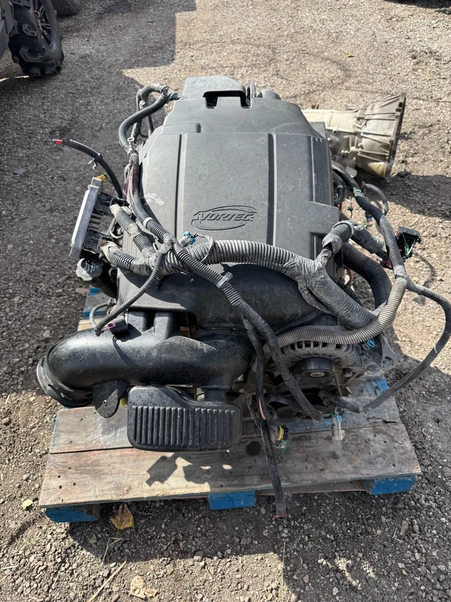 6.2l engine, Import Kanada — Foto 1 z 2 6.2l engine, Import Kanada — Foto 1 z 2