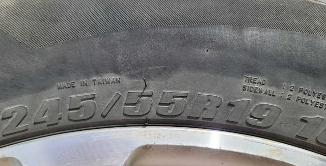 Toyota 245/55R19 Tires and Rims, Import Kanada — Foto 3 z 4