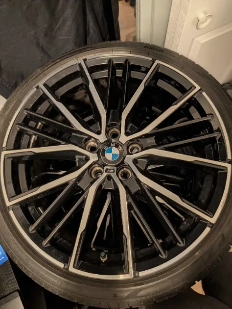 OE BMW Wheels 8092356 235/35/19, Import Kanada — Foto 1