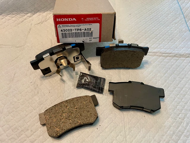 2011 OE Honda Crv brake pad sada, nový (přední and zadní). and more, Import Kanada — Foto 1