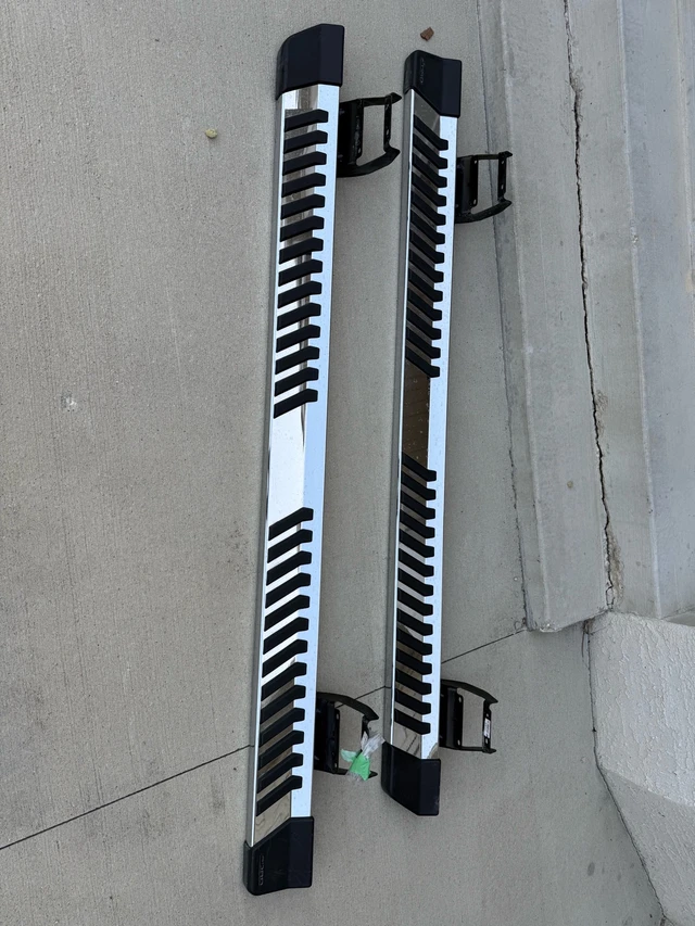 Ford F150 chrome running boards, Import Kanada — Foto 1