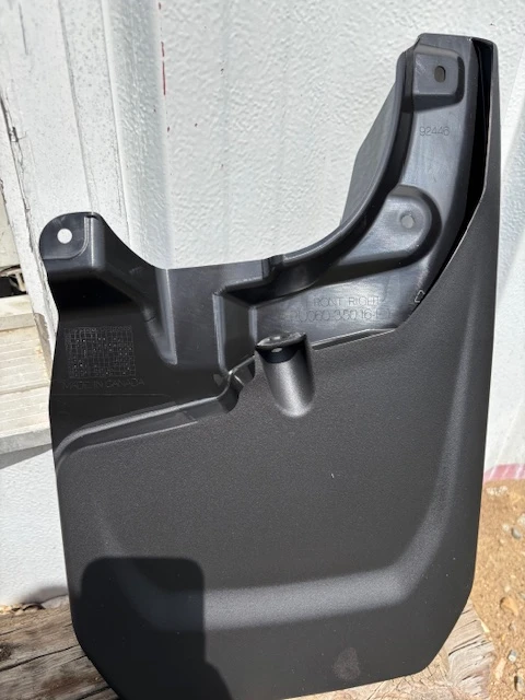 OE pravá strana running board & mud flap for Toyota Tacoma, Import Kanada — Foto 4 z 5