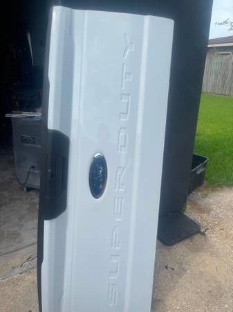 2024-2026 F250/350 Tailgate, Import USA — Foto 1 | AMECAR 2024-2026 F250/350 Tailgate, Import USA — Foto 1