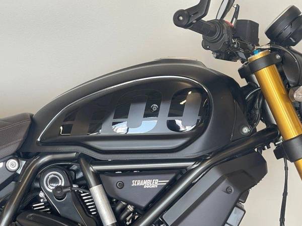 2022 Ducati, Import Kanada — Foto 2 z 12