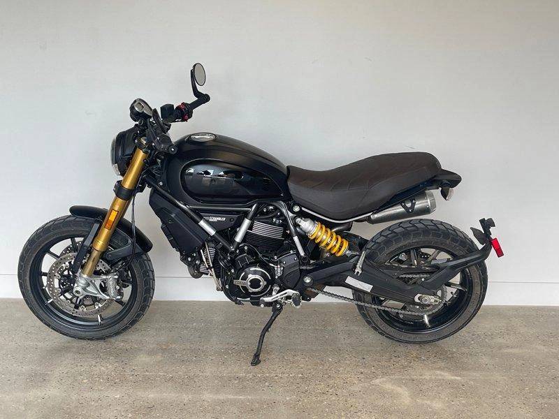 2022 Ducati, Import Kanada — Foto 6 z 12
