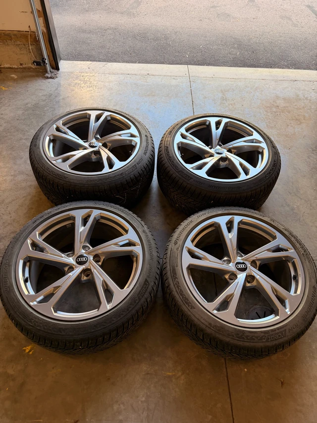 OE Audi E-Tron GT RS 20” winter tires and rims, Import Kanada — Foto 1