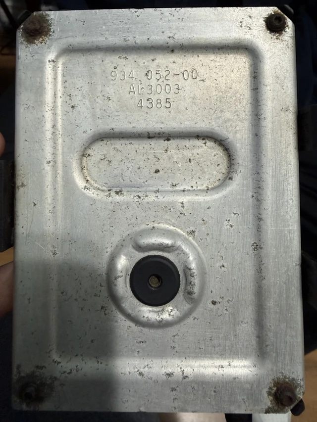 GM Chassis Control Module #84082493 – 2016 Chevy Colorado, Import Kanada — Foto 1