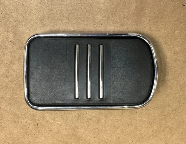 Harley Streamliner Rider Footboard, Brake + Shift Pegs ½ Price, Import Kanada — Foto 2 z 3