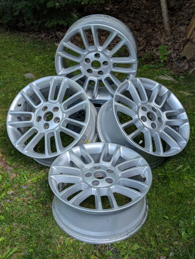 Ford Wheels, Import Kanada — Foto 1 z 4 Ford Wheels, Import Kanada — Foto 1 z 4