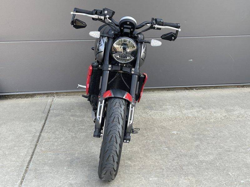 2024 Triumph, Import Kanada — Foto 4 z 12