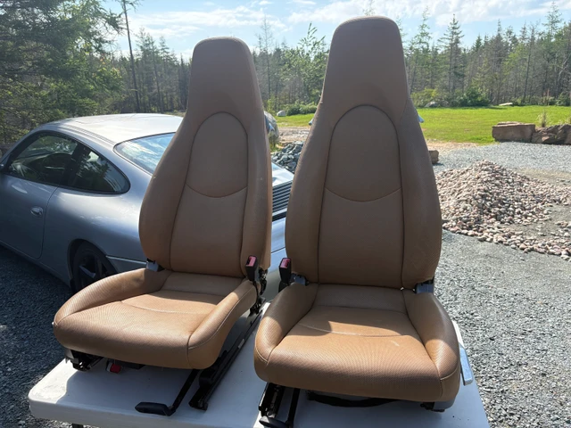 Porsche Seats, Import Kanada — Foto 1