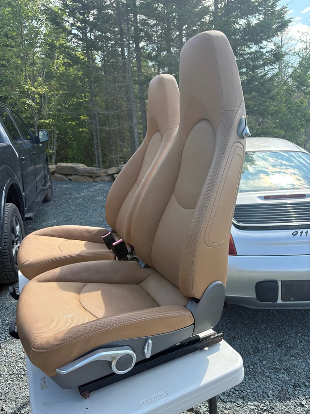 Porsche Seats, Import Kanada — Foto 2 z 5