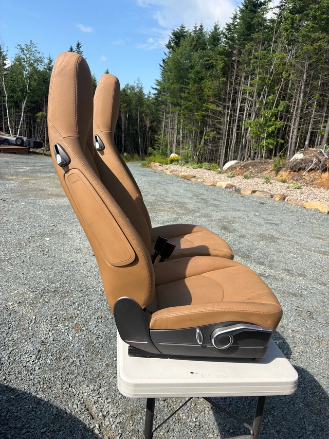 Porsche Seats, Import Kanada — Foto 3 z 5