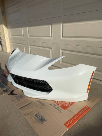 C7 Chevrolet Corvette přední nárazník komplet WHITE (84407326) OE Clean, weiß, Import USA — Foto 3 z 12
