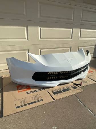 C7 Chevrolet Corvette přední nárazník komplet WHITE (84407326) OE Clean, weiß, Import USA — Foto 8 z 12