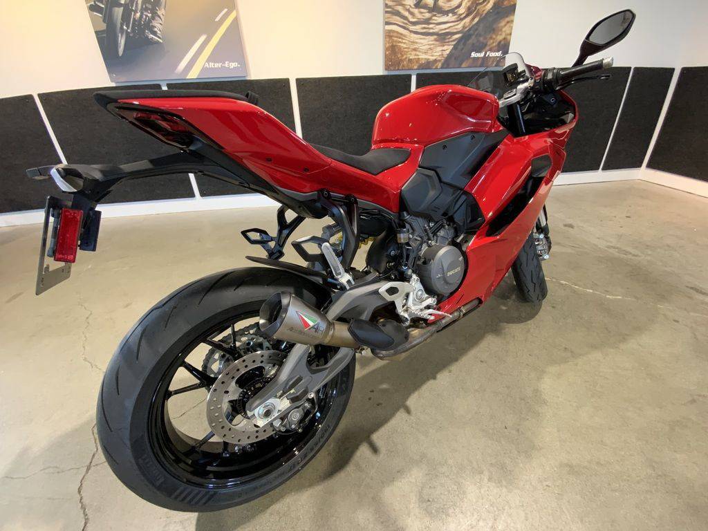 2026 Ducati, rot, Import Kanada — Foto 5 z 8